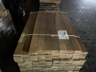 Ca. 207x Ipé Country grade Planken Geschaafd, 27x90mm, lengte 2/100cm,